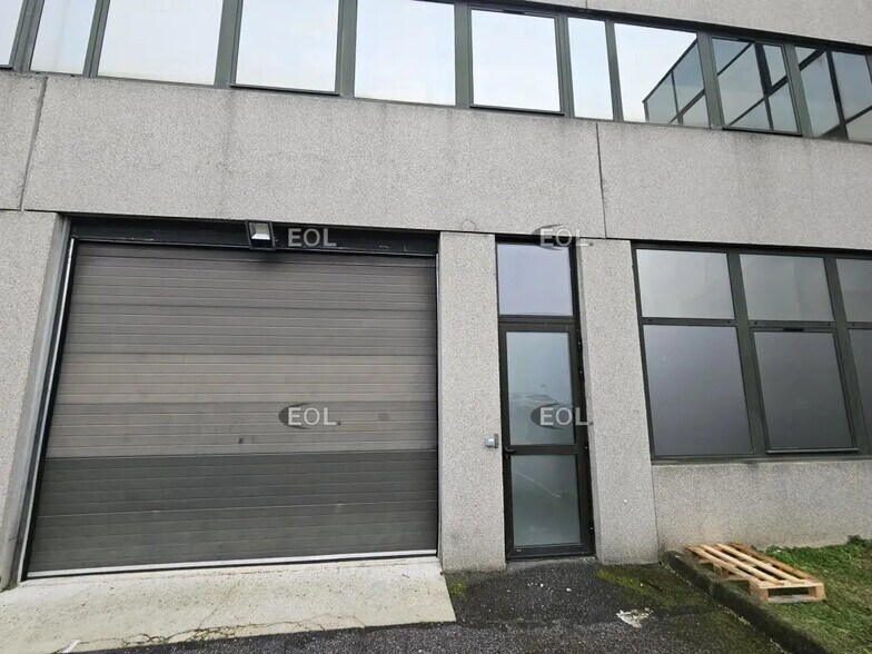 Office in Ivry-sur-Seine for lease - Building Photo - Image 1 of 13