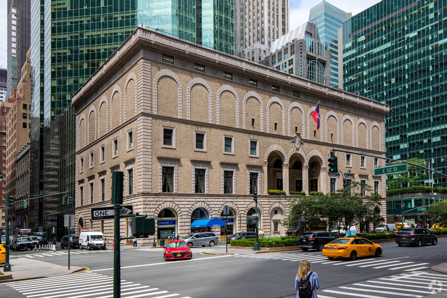 364 Park Ave, New York, NY for lease - Primary Photo - Image 1 of 3