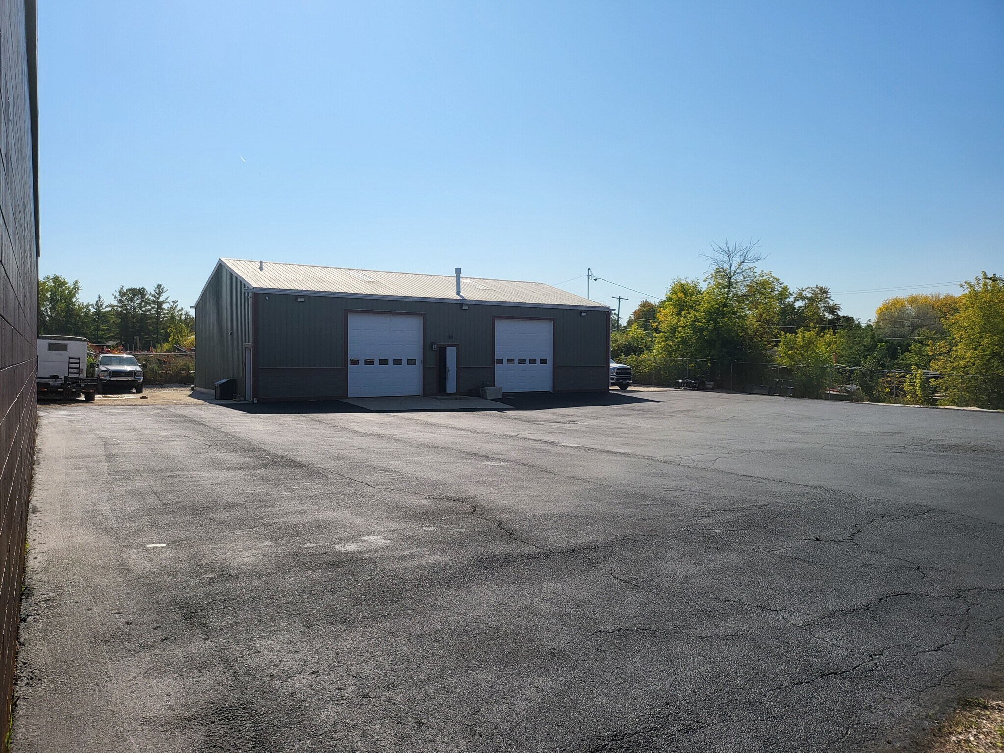 8613 W Calumet Rd, Milwaukee, WI for sale Building Photo- Image 1 of 22
