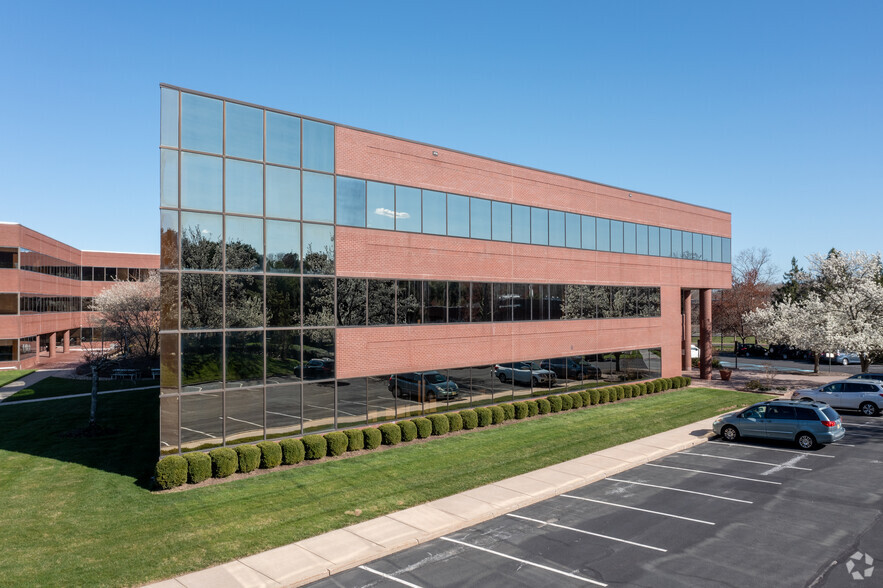 103 Morgan Ln, Plainsboro, NJ for lease - Building Photo - Image 3 of 8