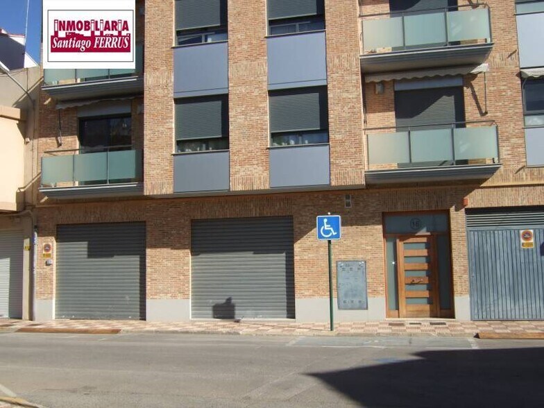 Retail in Almussafes, Valencia for lease - Building Photo - Image 1 of 1