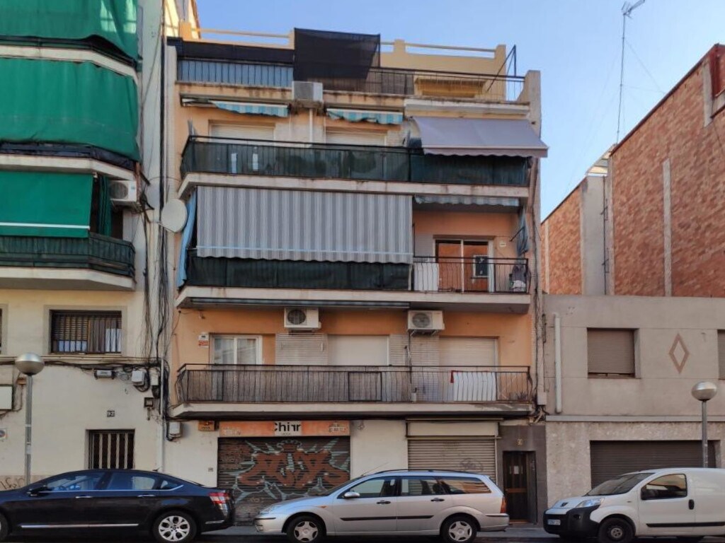 Multifamily in Badalona, Barcelona for sale Primary Photo- Image 1 of 2
