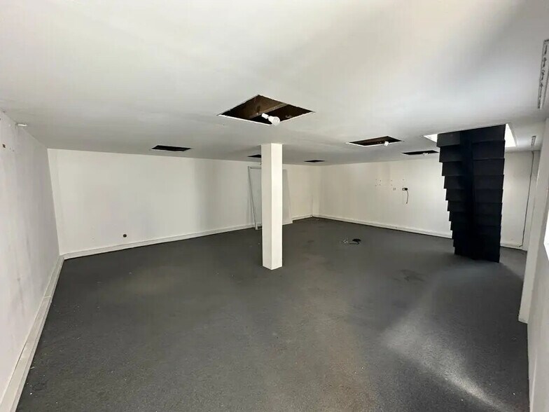 Flex in Saint-Maur-des-Fossés for lease - Building Photo - Image 2 of 7