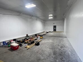 7103 Baneway Dr, Houston, TX for lease Interior Photo- Image 1 of 4