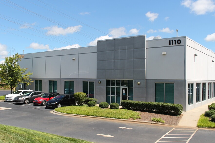 1110 Center Park Dr, Charlotte, NC for lease - Building Photo - Image 1 of 5