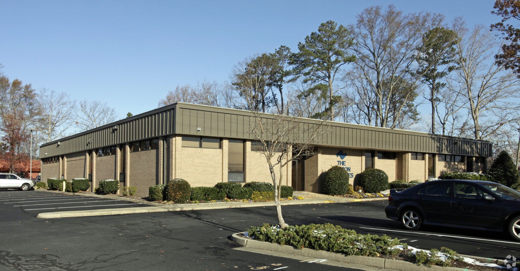 373 Edwin Dr, Virginia Beach, VA 23462