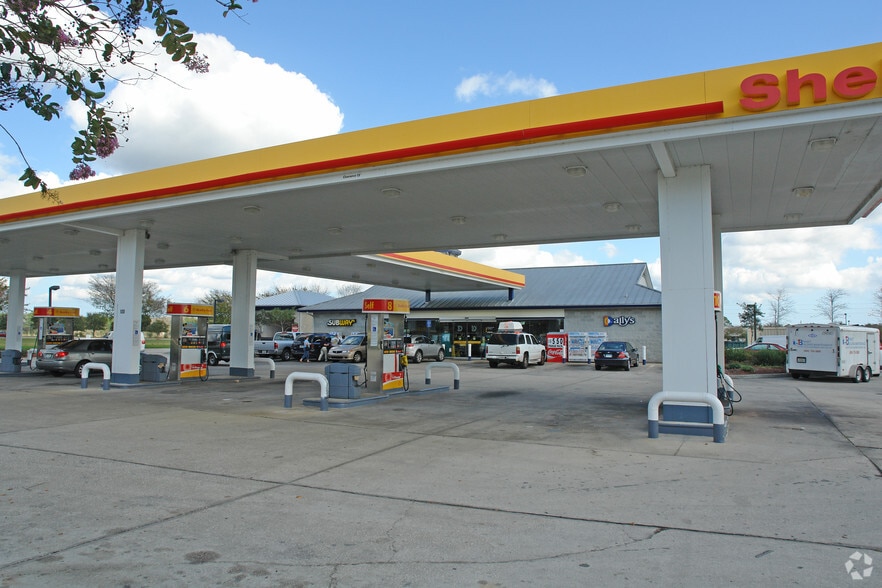 19 Gas Station Portfolio For Sale portfolio of 19 properties for sale on LoopNet.com - Primary Photo - Image 1 of 13