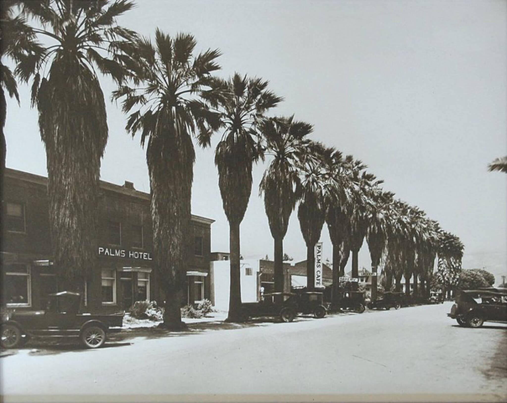 701 Linden Ave, Carpinteria, CA 93013 The Palms Building