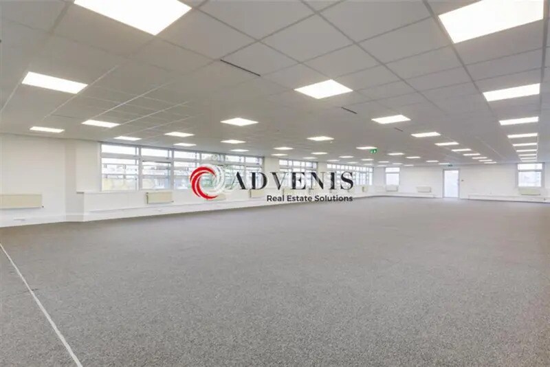 Office in Orly for lease - Interior Photo - Image 3 of 7