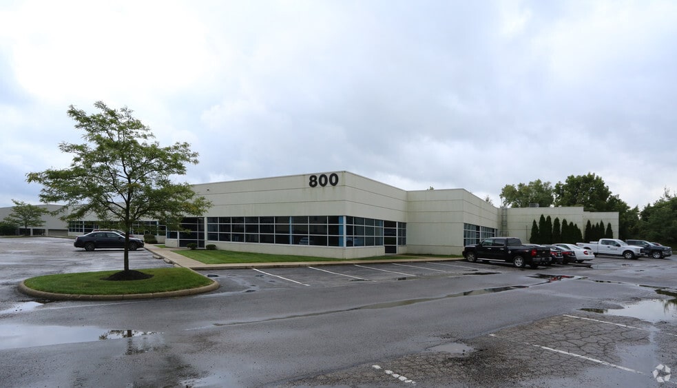 800 Cross Pointe Rd, Gahanna, OH 43230