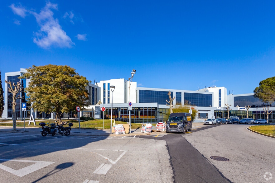 Plaça de la Volateria, 1, El Prat de Llobregat, Barcelona for lease - Building Photo - Image 2 of 5