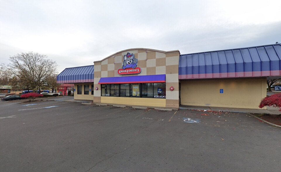 9120 SE Powell Blvd, Portland, OR for lease - Building Photo - Image 1 of 3