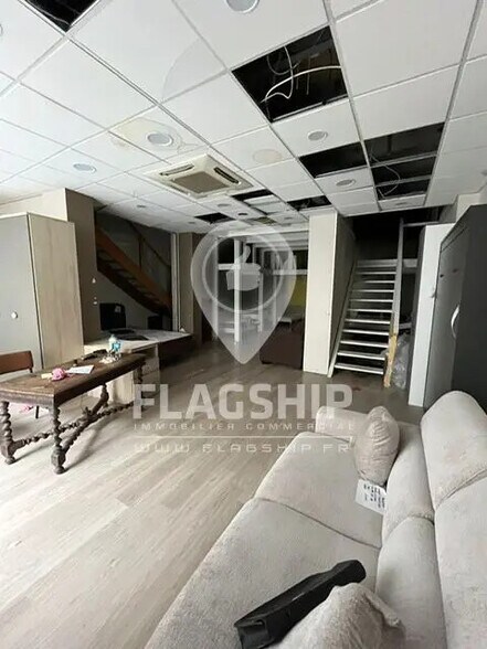 Retail in Paris for lease - Building Photo - Image 3 of 8