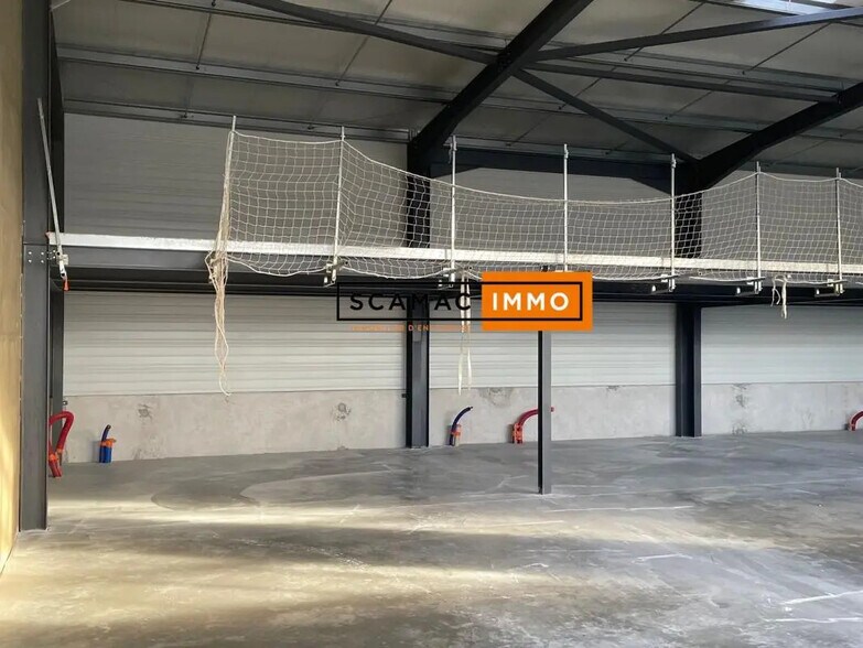 Industrial in La Crau for lease - Interior Photo - Image 2 of 5