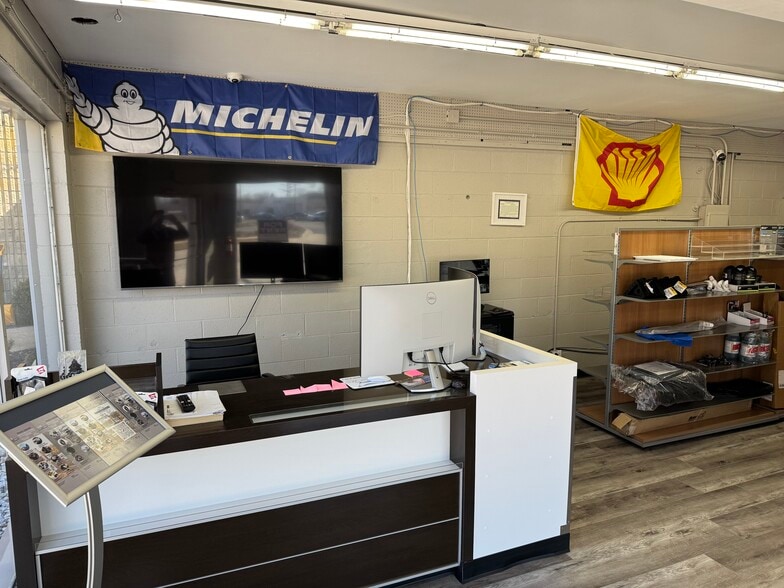 1001 IL Route 22, Fox River Grove, IL for lease - Building Photo - Image 3 of 4