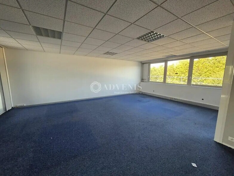 Office in Mitry-Mory for lease - Interior Photo - Image 2 of 7
