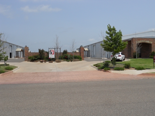 625 Enterprise Dr, Edmond, OK for lease - Building Photo - Image 2 of 6