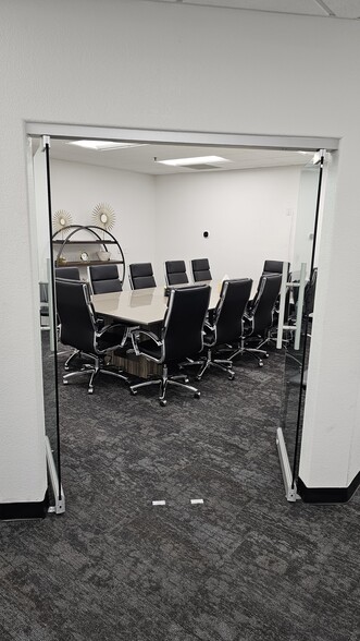 3570 W Post Rd, Las Vegas, NV for lease - Building Photo - Image 1 of 6