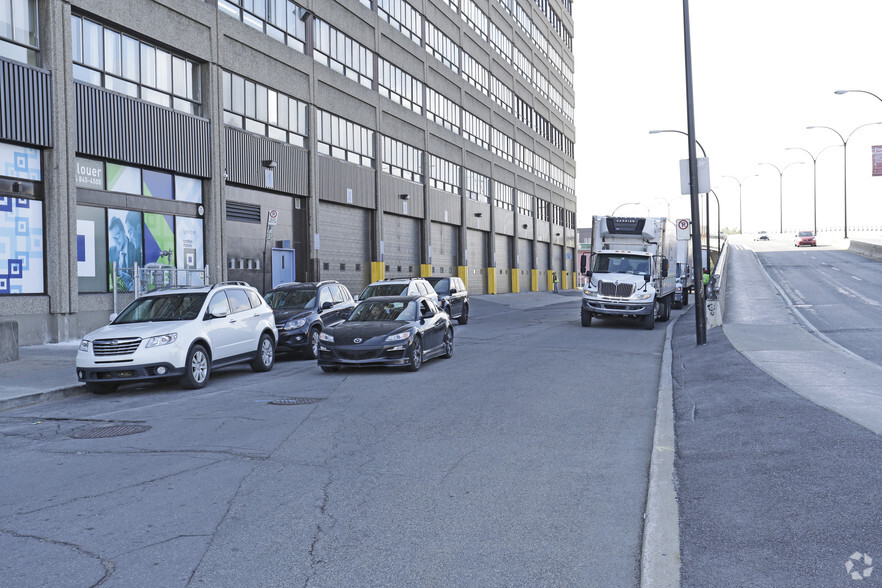 5800 Rue Saint-Denis, Montréal, QC for lease - Building Photo - Image 2 of 6