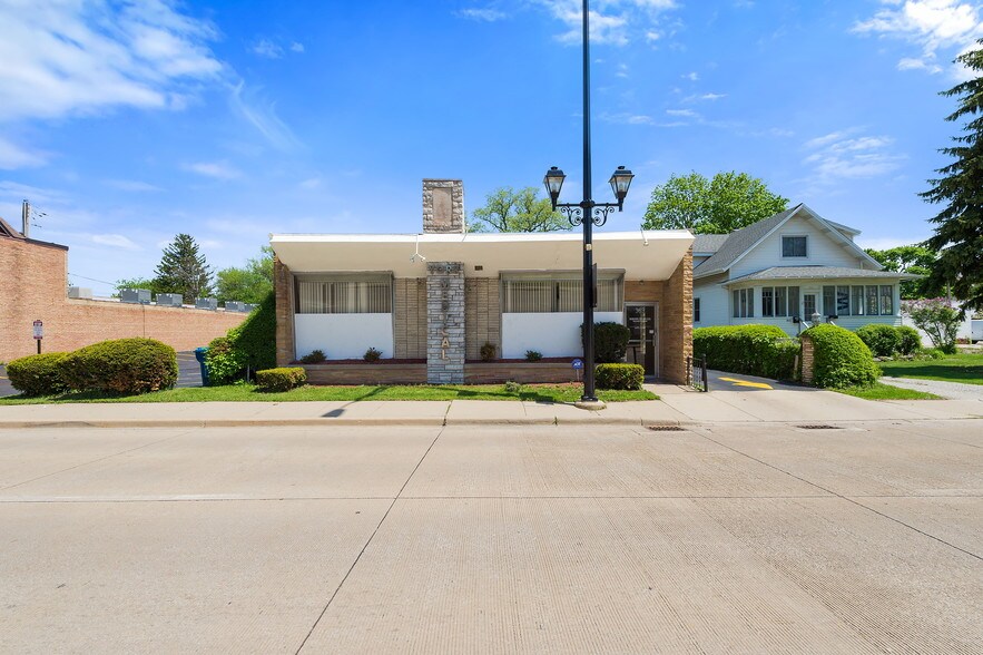 363 York Rd N, Elmhurst, IL for sale - Building Photo - Image 1 of 1