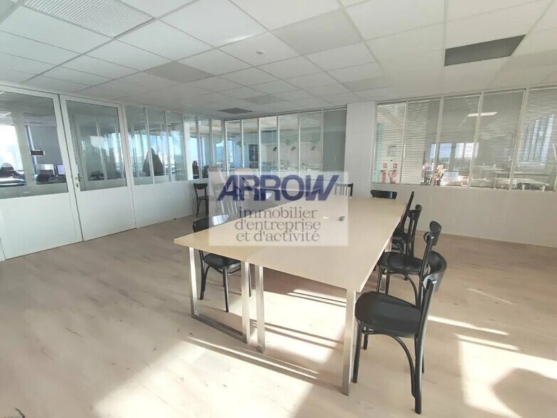 Office in Nantes for lease - Interior Photo - Image 2 of 7