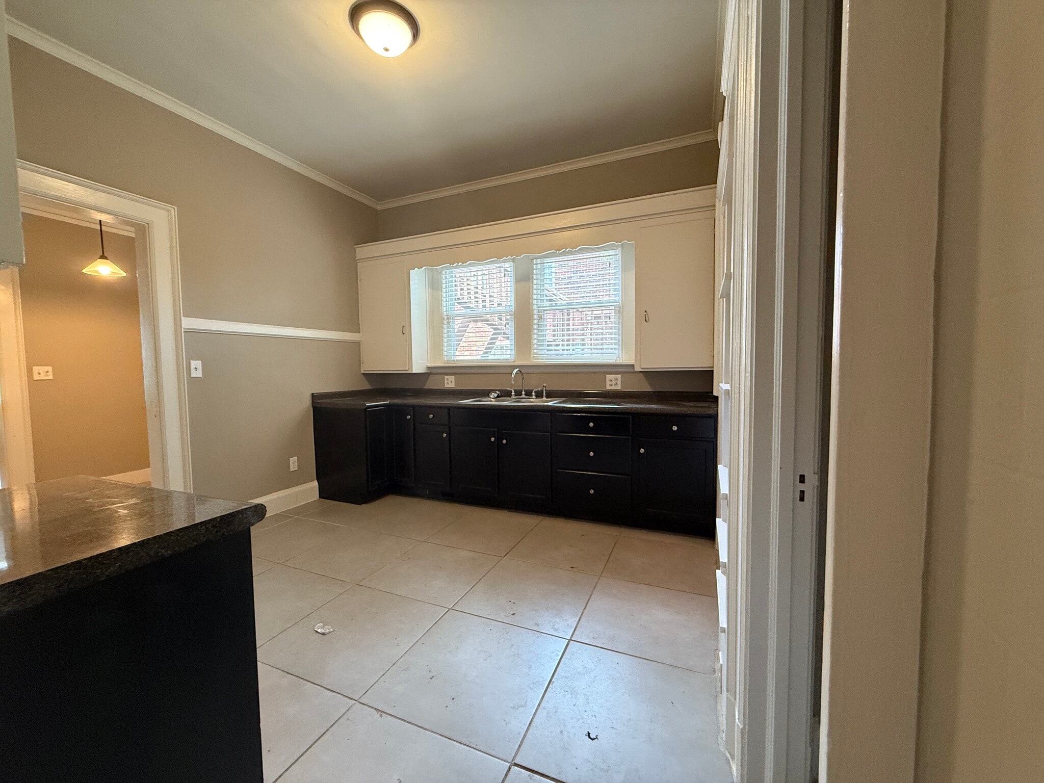 581 W Main St, Spartanburg, SC for lease Interior Photo- Image 1 of 16