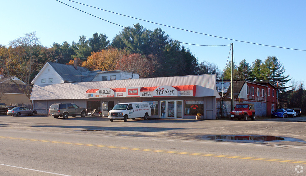 214-218 Central St, Hudson, NH for lease - Building Photo - Image 2 of 5