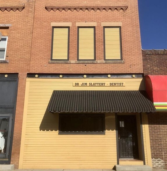 107 W Main St, Elk Point, SD for sale - Primary Photo - Image 1 of 1