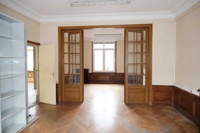 Office in Harly for lease - Building Photo - Image 3 of 4