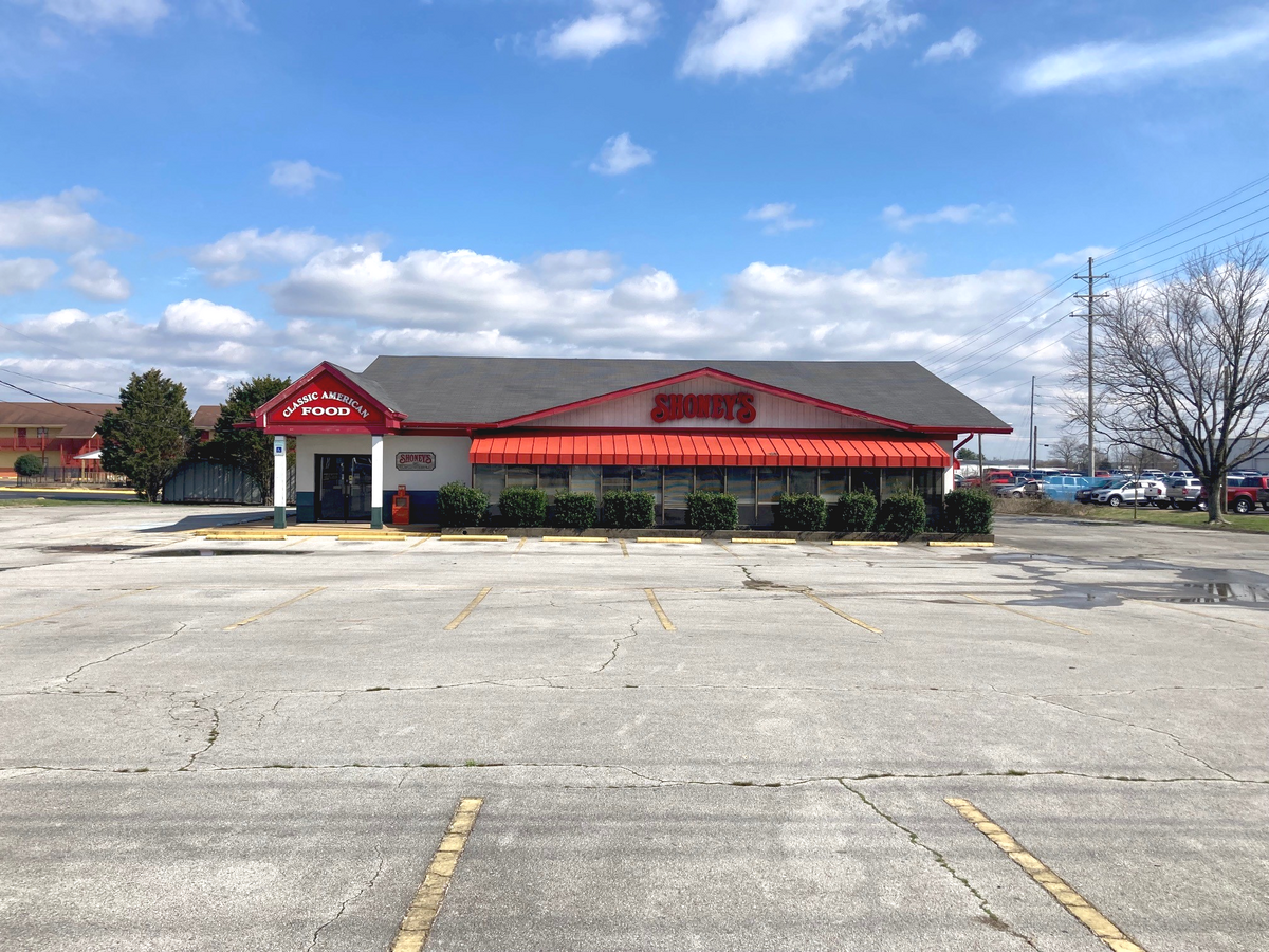 2124 N Locust Ave, Lawrenceburg, TN 38464 | LoopNet