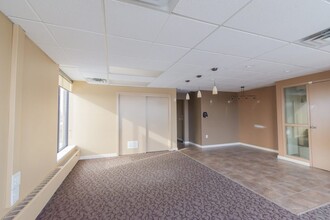 8708 155st, Edmonton, AB for lease Interior Photo- Image 2 of 5