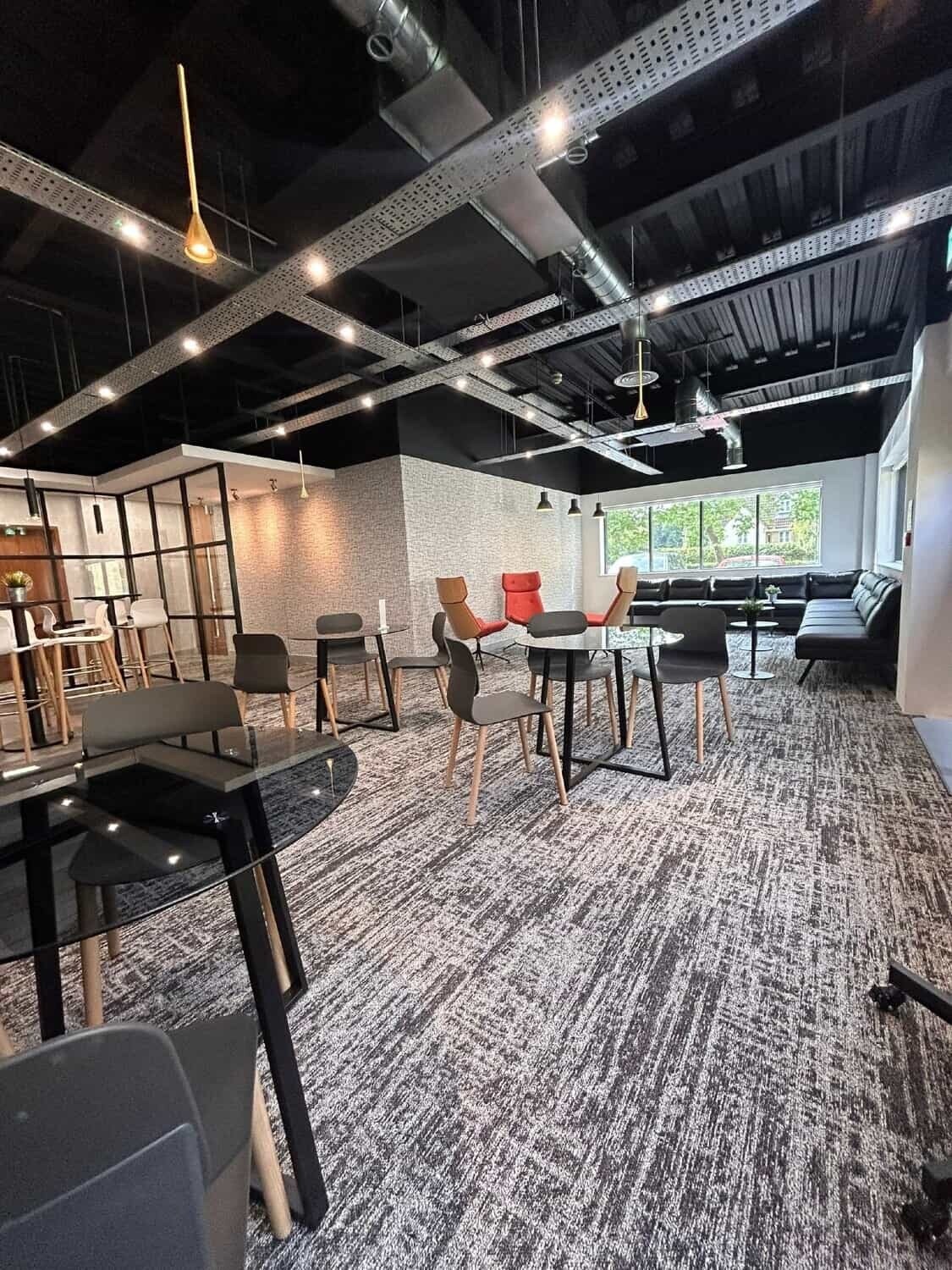 Priory Dr, Newport for lease Interior Photo- Image 1 of 6
