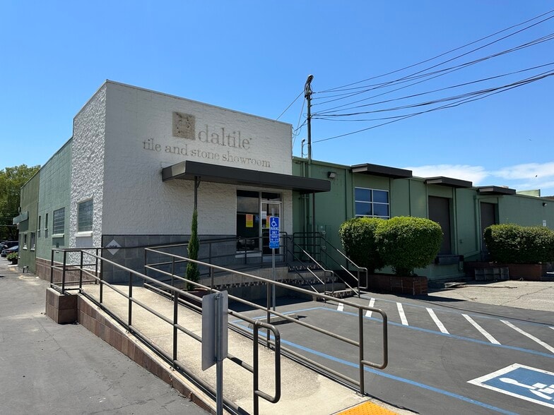 206 Meyers St, Chico, CA for lease - Building Photo - Image 3 of 15