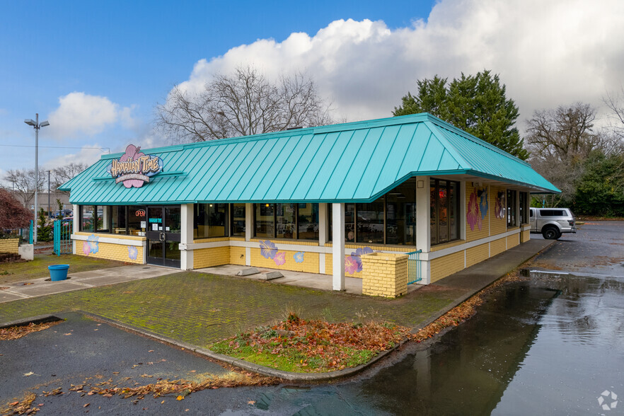 10565 SW Beaverton Hillsdale Hwy, Beaverton, OR for lease - Building Photo - Image 1 of 5