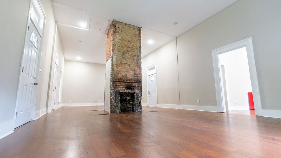 2115 Bolton Rd NW, Atlanta, GA for lease - Interior Photo - Image 2 of 5