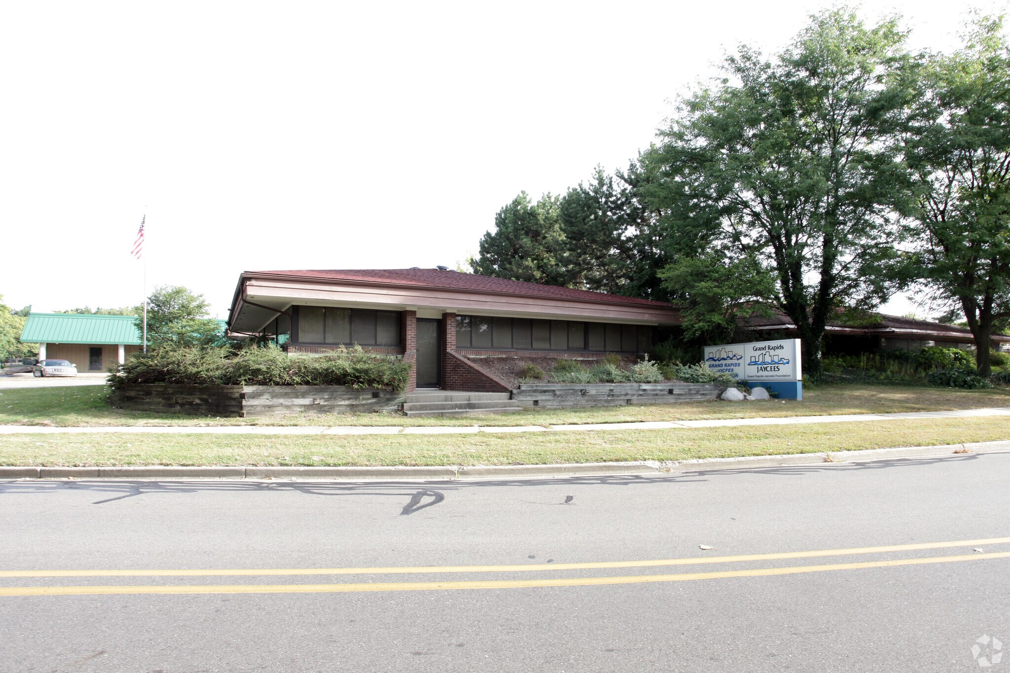 2774 Birchcrest Dr SE, Grand Rapids, MI for sale Building Photo- Image 1 of 1