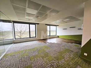 Office in Lieusaint for lease Interior Photo- Image 2 of 10