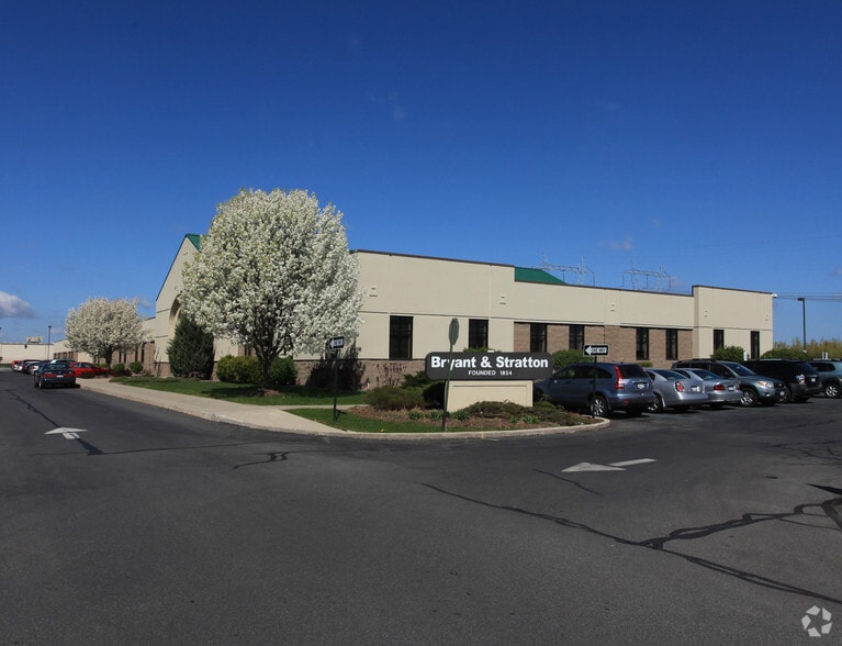 8687 Carling Rd, Liverpool, NY for sale - Building Photo - Image 1 of 1