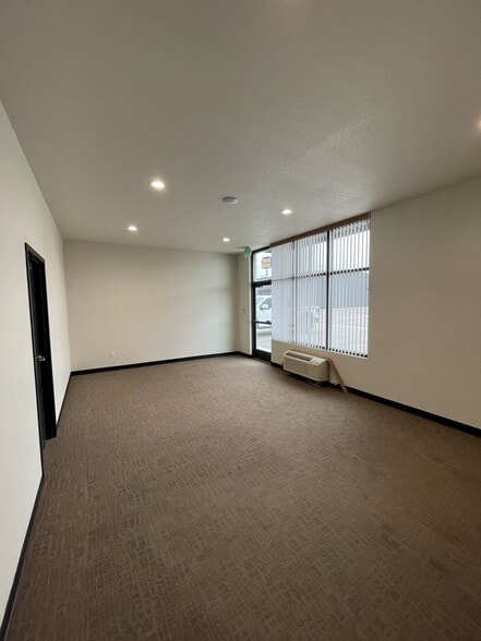 Aviation Way & Skyway St, Caldwell, ID for lease - Interior Photo - Image 3 of 9