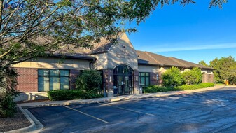 2471 W Sullivan Rd, Aurora IL - Motel