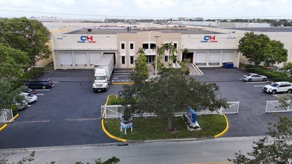 3505 NW 113th Ct, Miami, FL for lease - Building Photo - Image 1 of 2