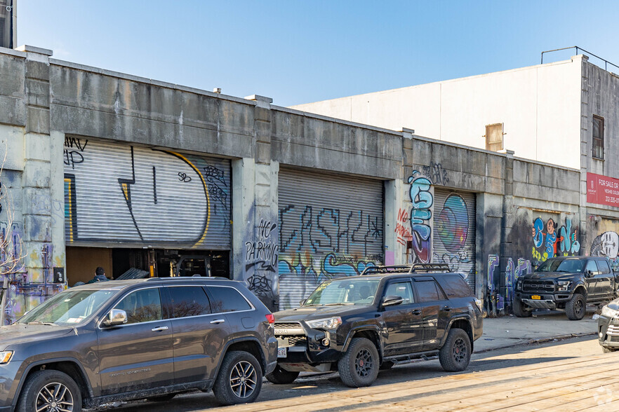 100 Hinsdale St, Brooklyn, NY for lease - Building Photo - Image 2 of 25