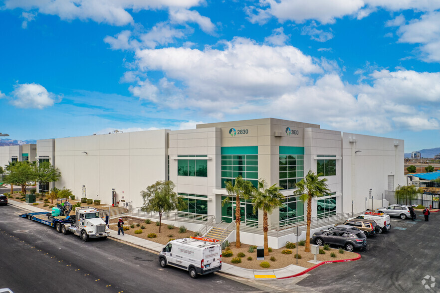 2830 W Capovilla Ave, Las Vegas, NV for lease - Primary Photo - Image 1 of 4