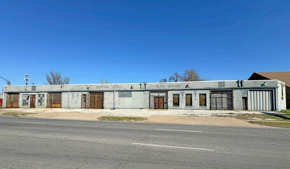 4528 Crosstown Expy, Dallas, TX for sale - Building Photo - Image 1 of 8