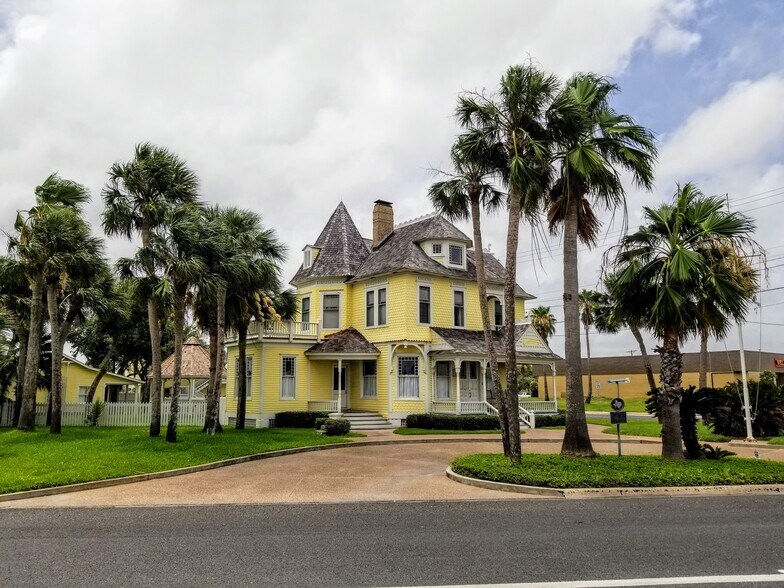 417 Broadway St, Rockport, TX for sale - Building Photo - Image 1 of 1