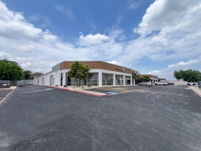 6737 Poss Rd, San Antonio, TX for lease Building Photo- Image 2 of 14