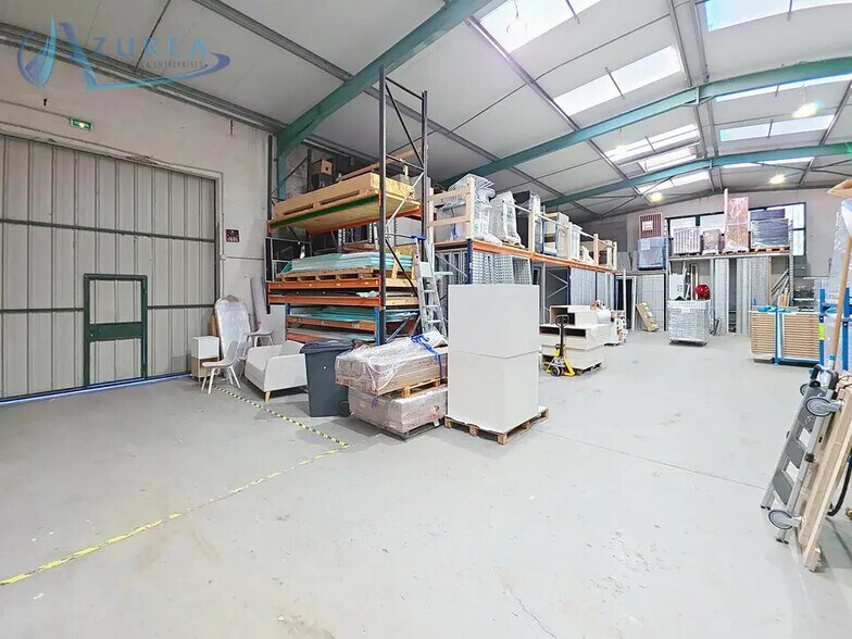 Industrial in Saint-Jeannet for lease - Interior Photo - Image 2 of 9