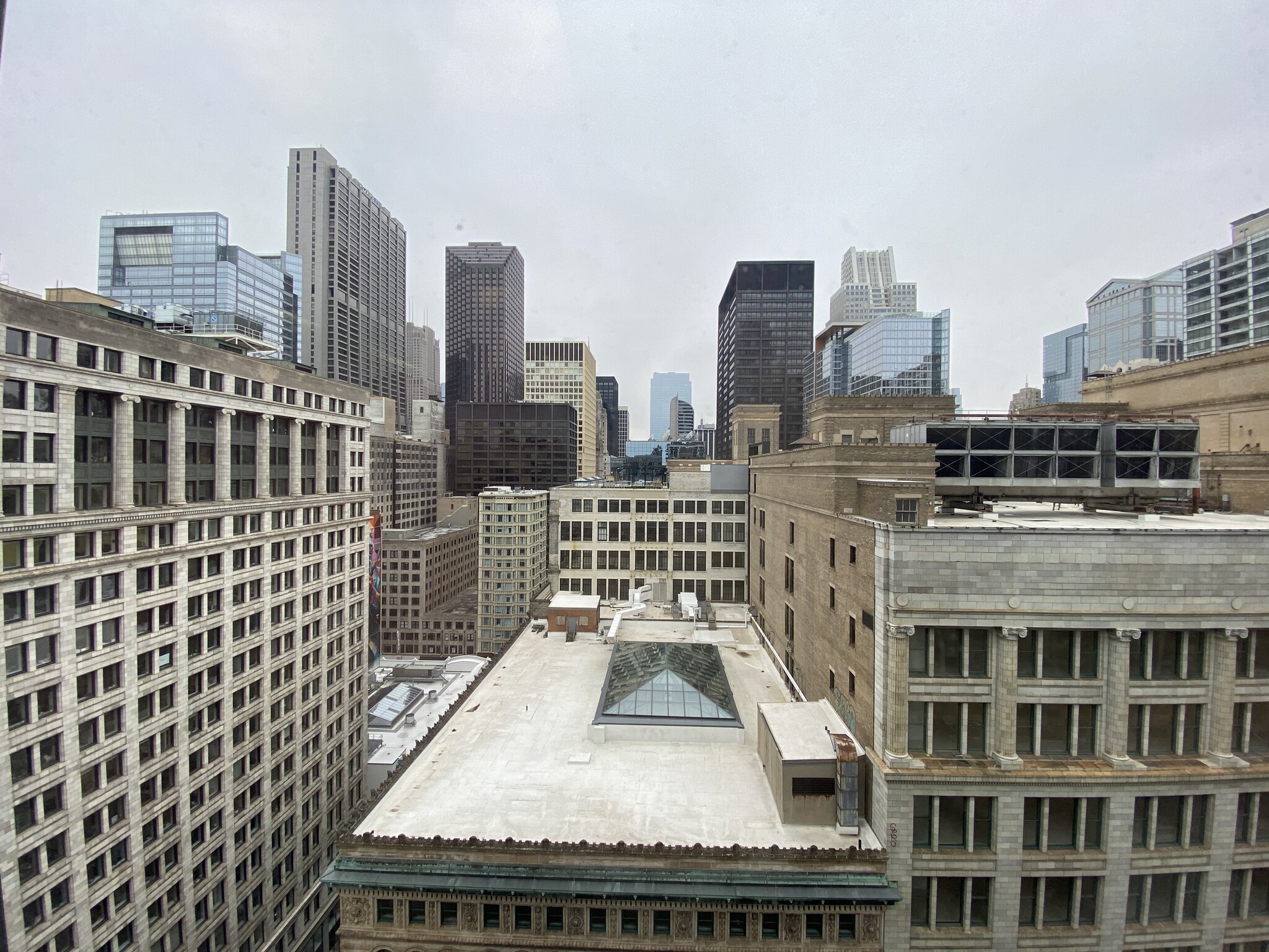 111 N Wabash Ave, Chicago, IL 60602 - Garland Building | LoopNet