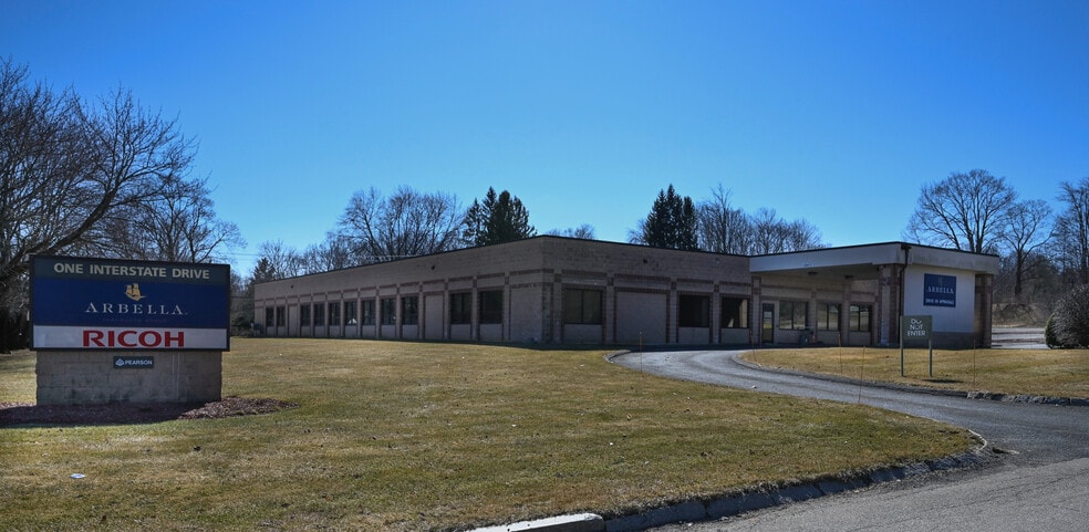 1 Interstate Dr, West Springfield, MA for sale - Building Photo - Image 1 of 1