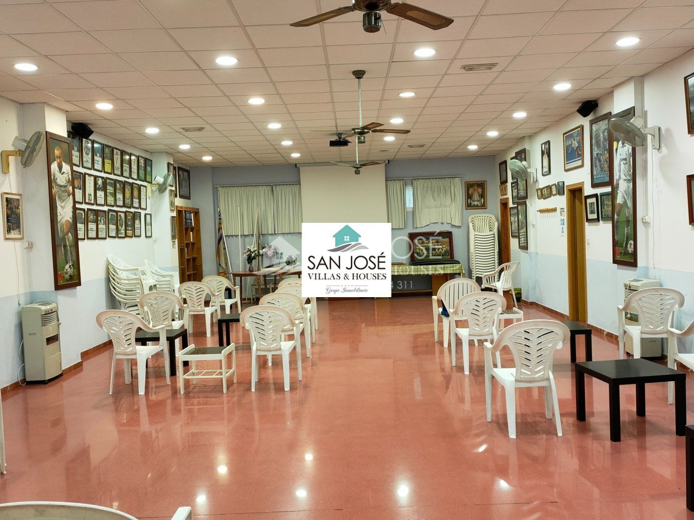 Retail in Aspe for sale Building Photo- Image 1 of 11